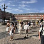 Vi hade även en tre timmars sightseeing till fots i Madrid med underbara Gaetan som guide Vi hade även en tre timmars sightseeing till fots i Madrid med underbara Gaetan som guide