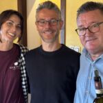 Angela och vinmakaren Riccardo ledde den förträffliga provningen på San Polo i Montalcino Angela och vinmakaren Riccardo ledde den förträffliga provningen på San Polo i Montalcino