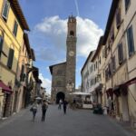 Vi besökte även byn Montalcino på eftermiddagen Vi besökte även byn Montalcino på eftermiddagen