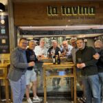 Ett glatt gäng på tapas-gatan Calle Laurel Ett glatt gäng på tapas-gatan Calle Laurel
