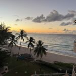 Gruppen flög via London till Barbados och första natten bodde vi på Accra Beach Hotel, där jag på morgonen vaknade till denna utsikt från mitt rum Gruppen flög via London till Barbados och första natten bodde vi på Accra Beach Hotel, där jag på morgonen vaknade till denna utsikt från mitt rum