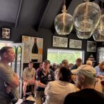 Granne till vårt hotell i Franschhoek ligger Boekenhoutskloof, där vinmakaren Gottfried Mocke höll i provningen Granne till vårt hotell i Franschhoek ligger Boekenhoutskloof, där vinmakaren Gottfried Mocke höll i provningen