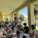 Raats Family Wines producerar Chenin Blanc och Cabernet Franc av topp kvalitet. Vi hade en fin provning på terrassen hos min vän Bruwer Raats Raats Family Wines producerar Chenin Blanc och Cabernet Franc av topp kvalitet. Vi hade en fin provning på terrassen hos min vän Bruwer Raats