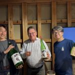 En ljuvlig saké provning hos Higashi Chayagai i Kanasawa En ljuvlig saké provning hos Higashi Chayagai i Kanasawa