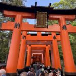 Fushimi Inari templet i Kyoto besöktes också Fushimi Inari templet i Kyoto besöktes också