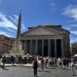 Långa köer ringlade sig fram till éntren på Pantheon i Rom Långa köer ringlade sig fram till éntren på Pantheon i Rom