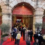 Dags för föreställningen av operan La Traviata på Arena di Verona Dags för föreställningen av operan La Traviata på Arena di Verona